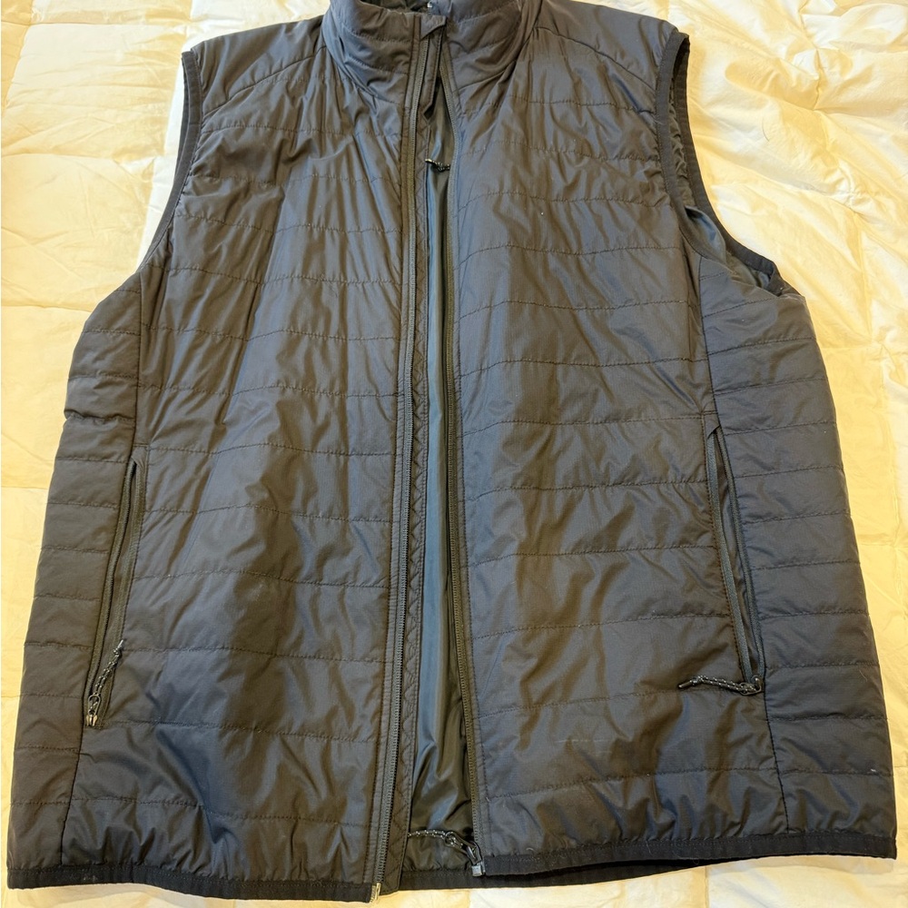 Men's Icebreaker Black Quilted Vest